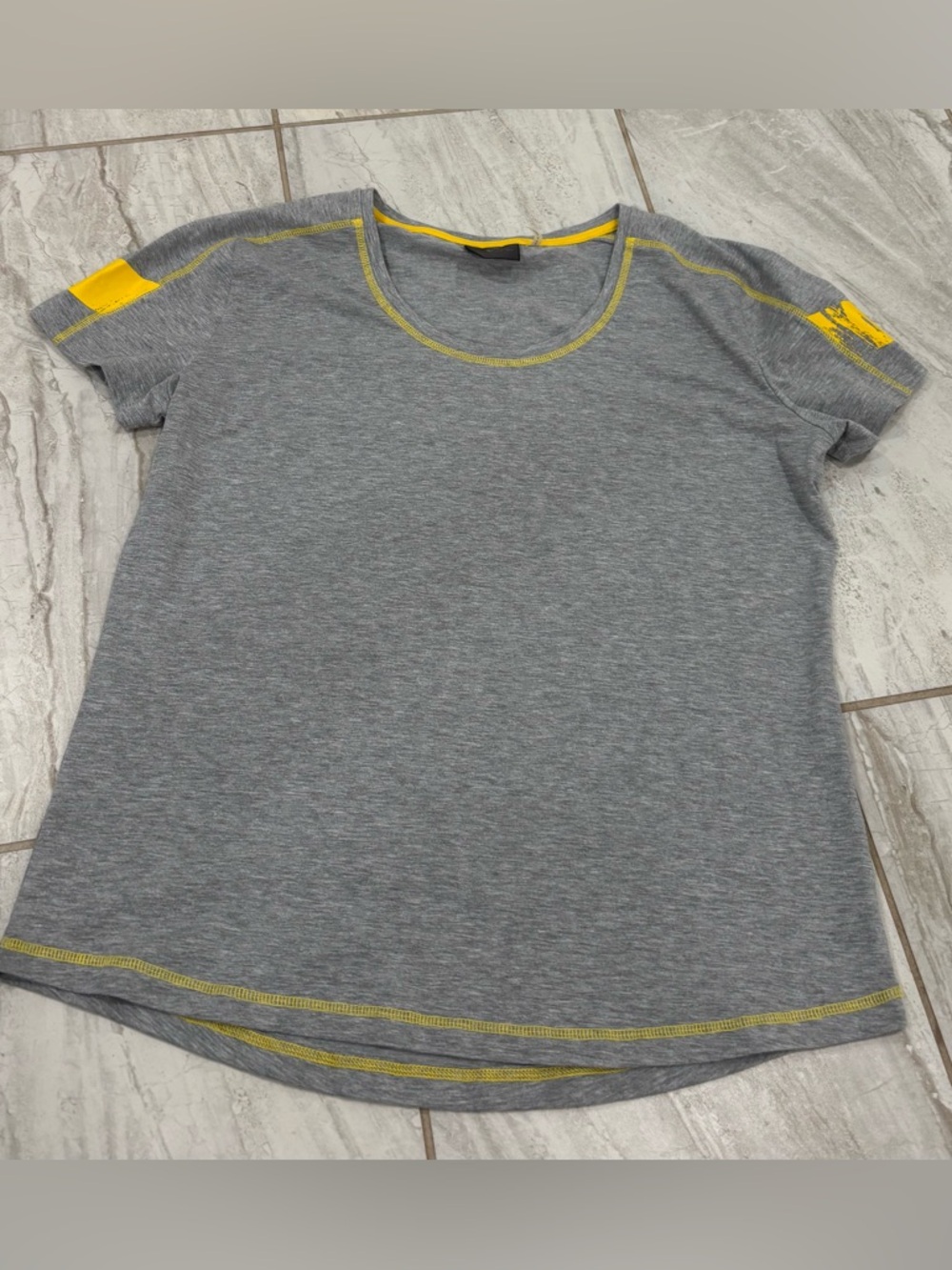 Porsche Yellow & Grey T-Shirt Size Large Made In Turkey.